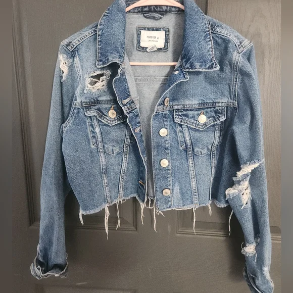 Forever 21 Cropped Jean Jacket size M - Picture 2 of 9